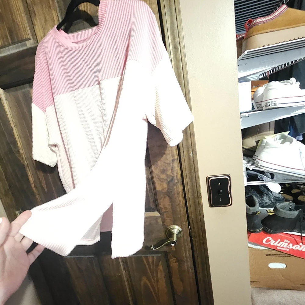 Color block top - Picture 3 of 3